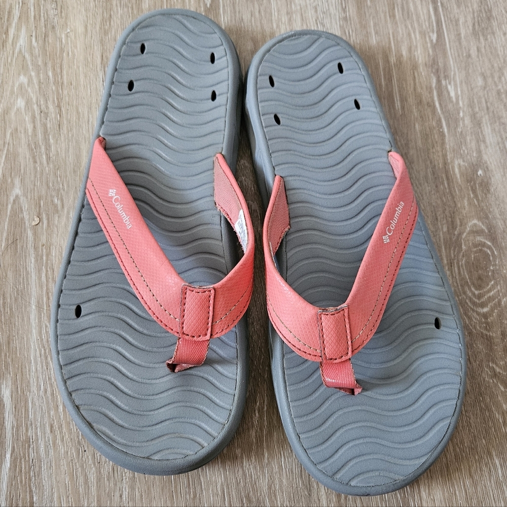 Women's size 8 columbia hood river flip flop sandals salmon pink coral.